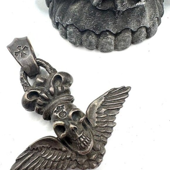 Gaboratory Pendant, Winged Skull Crown with Raised Atelier Mark .925 Sterling - Picture 1 of 10